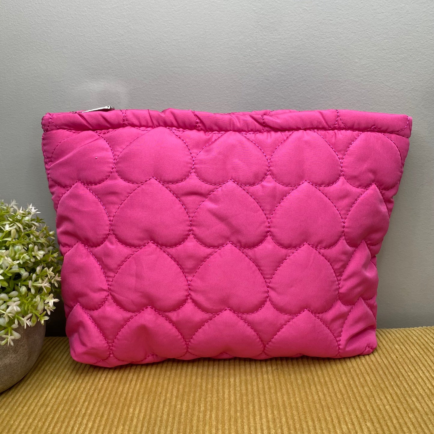 Puffer Pouch - Heart - Hot Pink