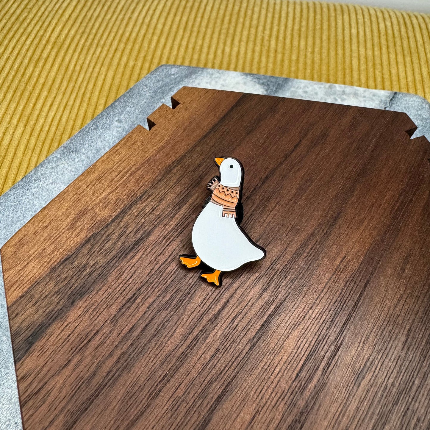 Pin - Duck Scarf